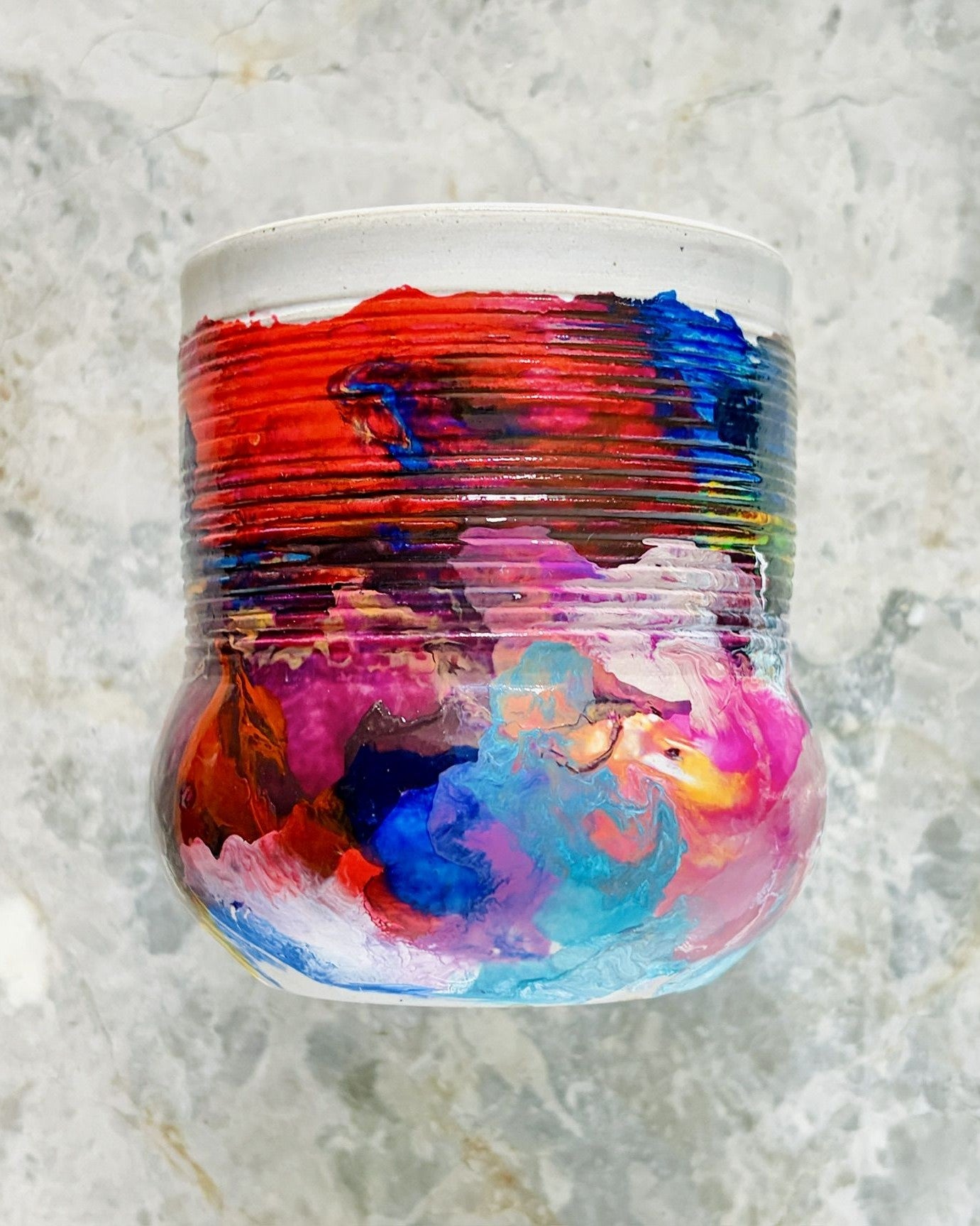 Becher mit Ringen - Kenia - abstrakt - Color Flush