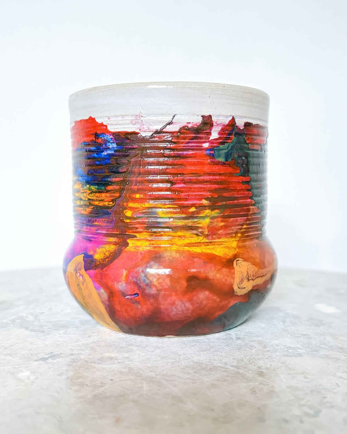 Becher mit Ringen - Kenia - abstrakt - Color Flush