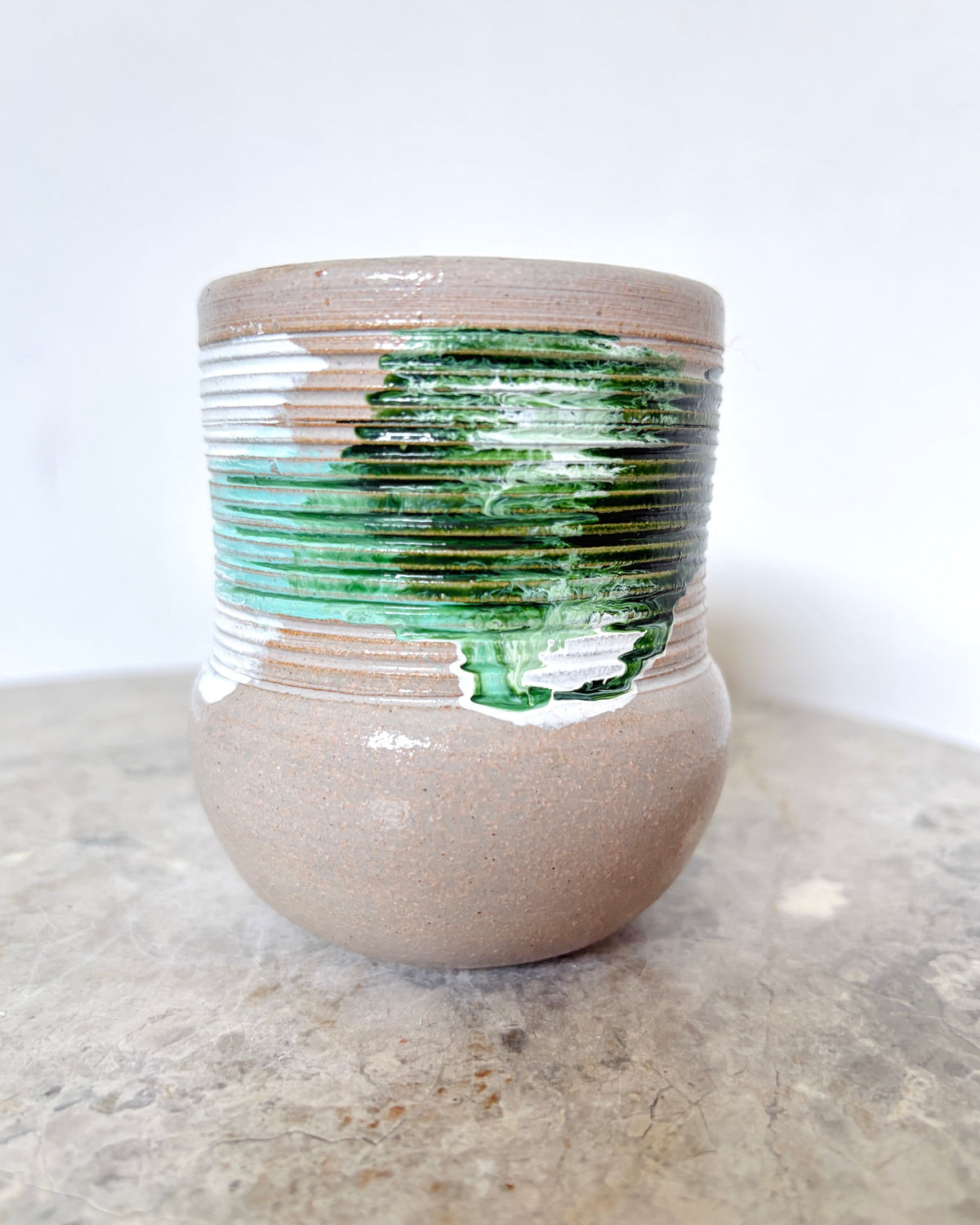 Becher mit Ringen - Kenia - abstrakt - Color Touch