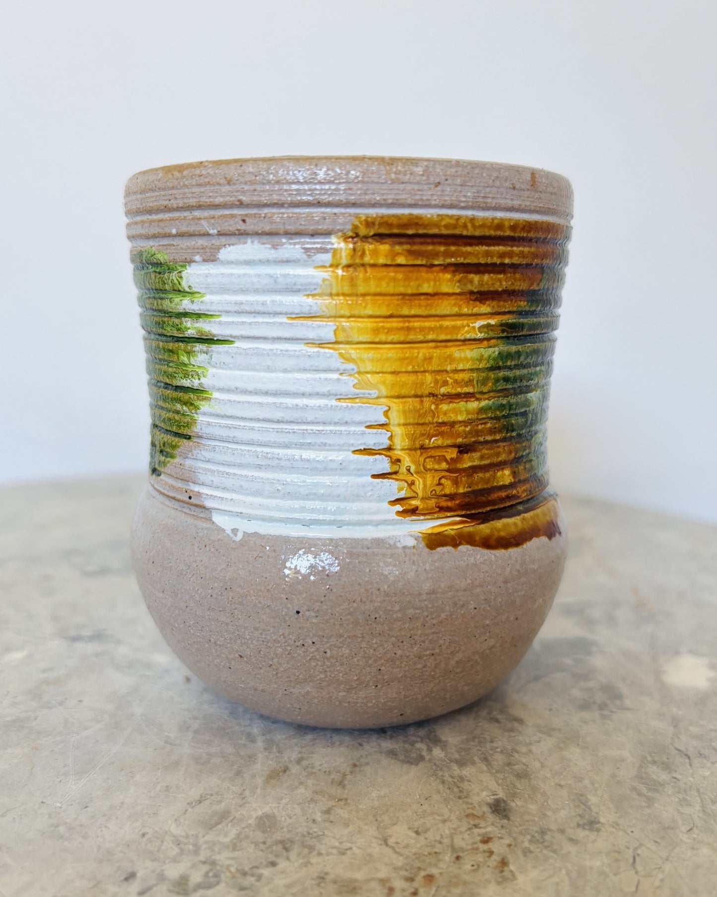 Becher mit Ringen - Kenia - abstrakt - Color Touch